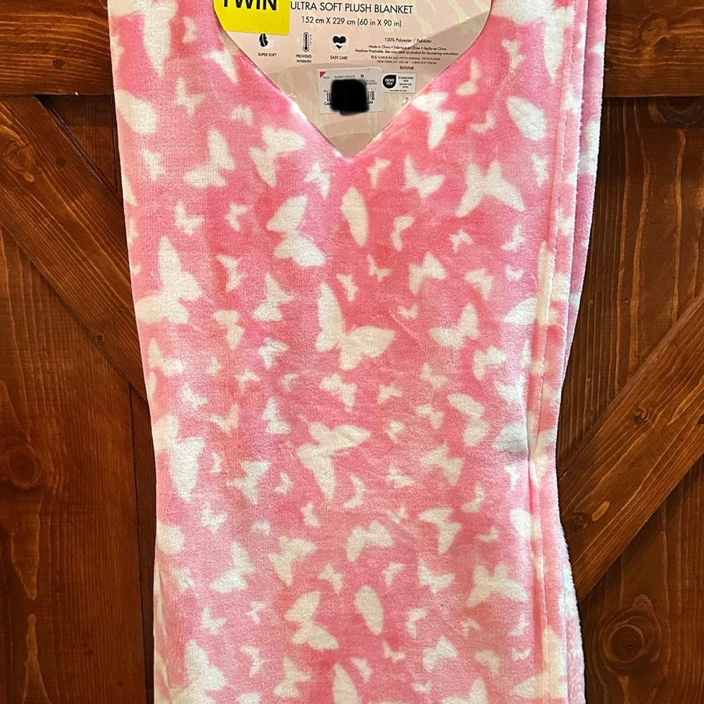Betsy Johnson Twin Pink Butterfly Plush Blanket